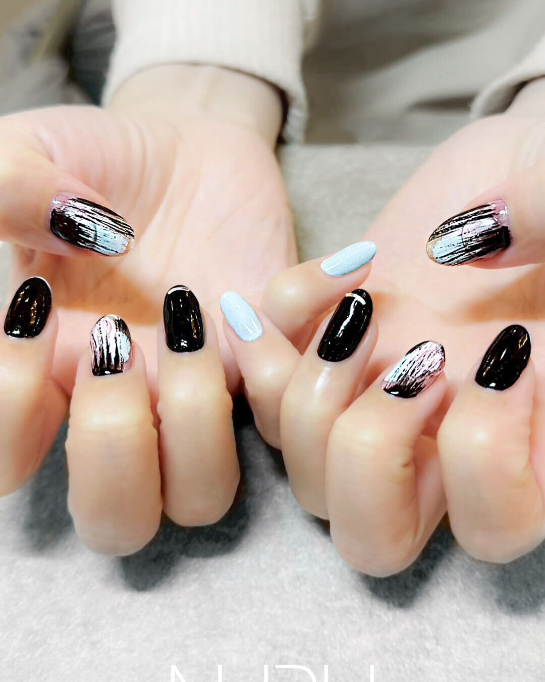 ブラックモード系個性派ネイル