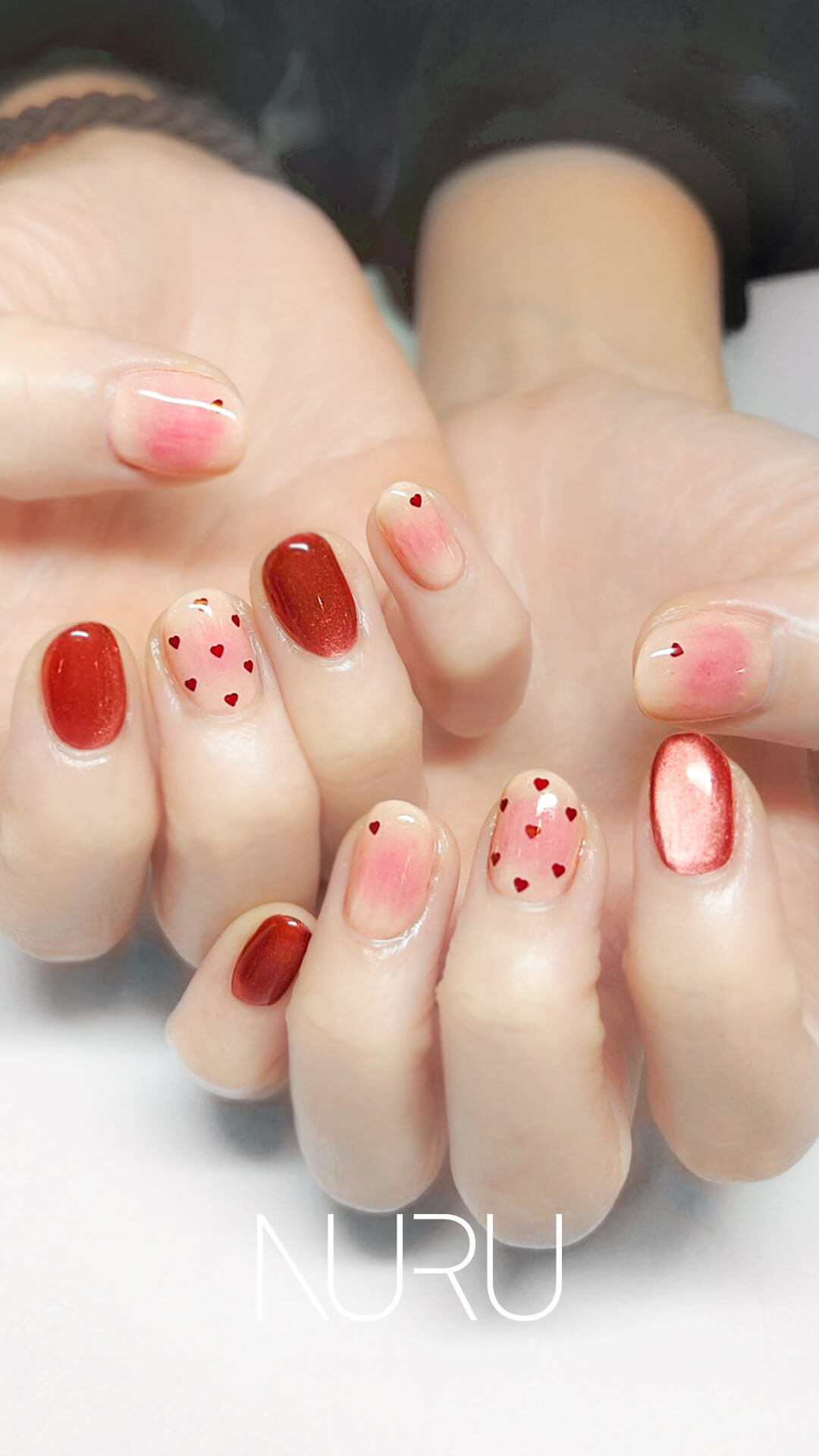 ほんのり色づいたピンクピーチネイル