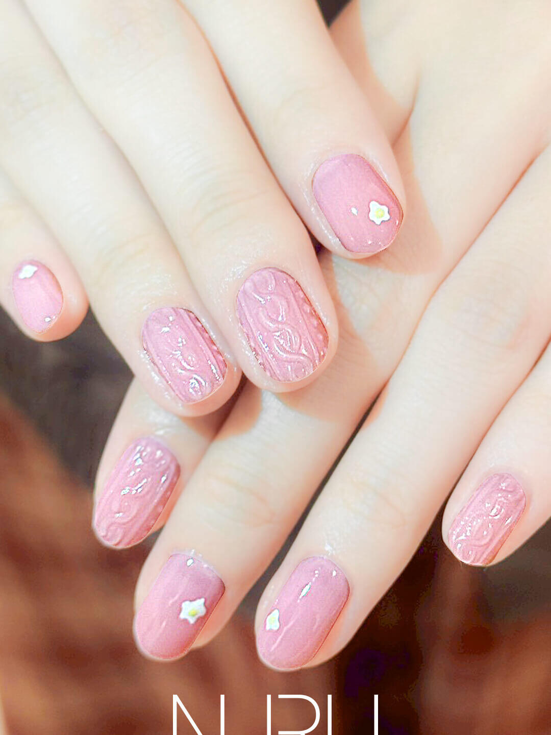 ガーリピンクのニットネイル