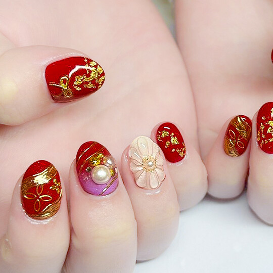 成人式ネイル｜新宿 赤×ゴールド和柄 振袖に合わせて NURU▻ NURU NAIL