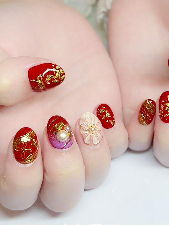 あでやかな和装が想像できる、しとやかで素敵な成人式ネイル