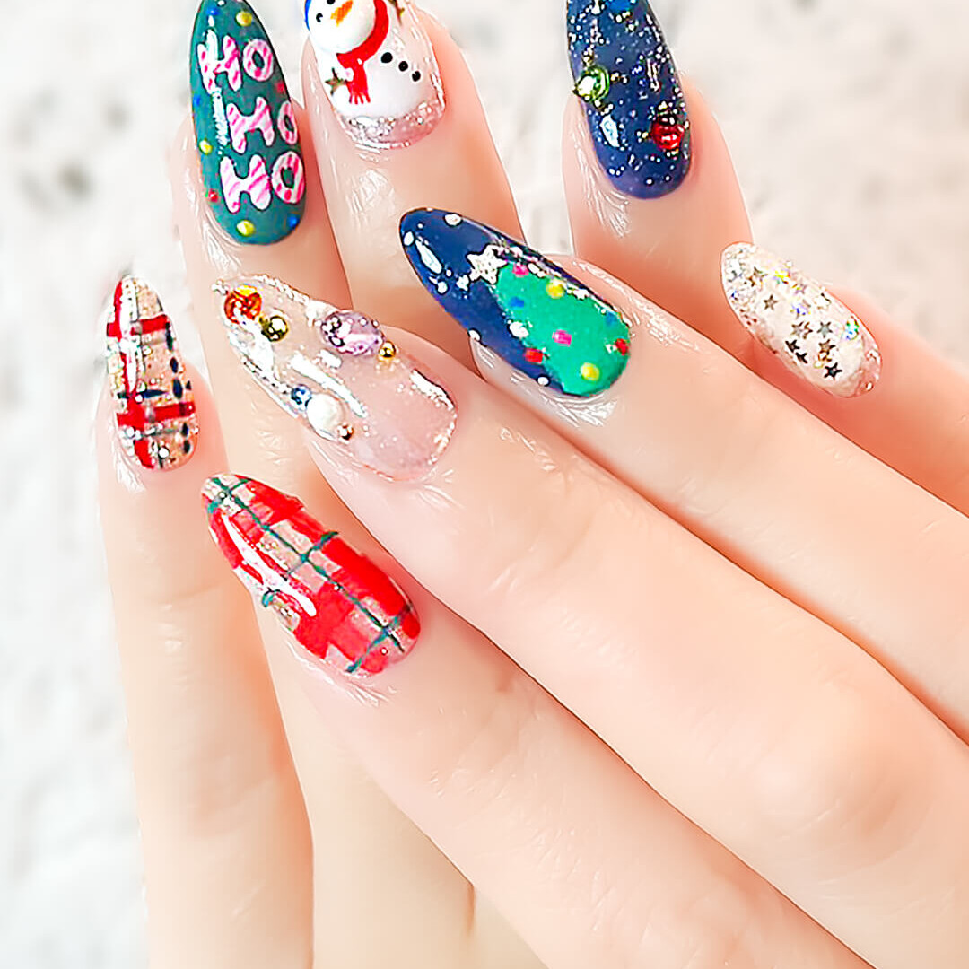 ゴージャス彩りクリスマスネイル