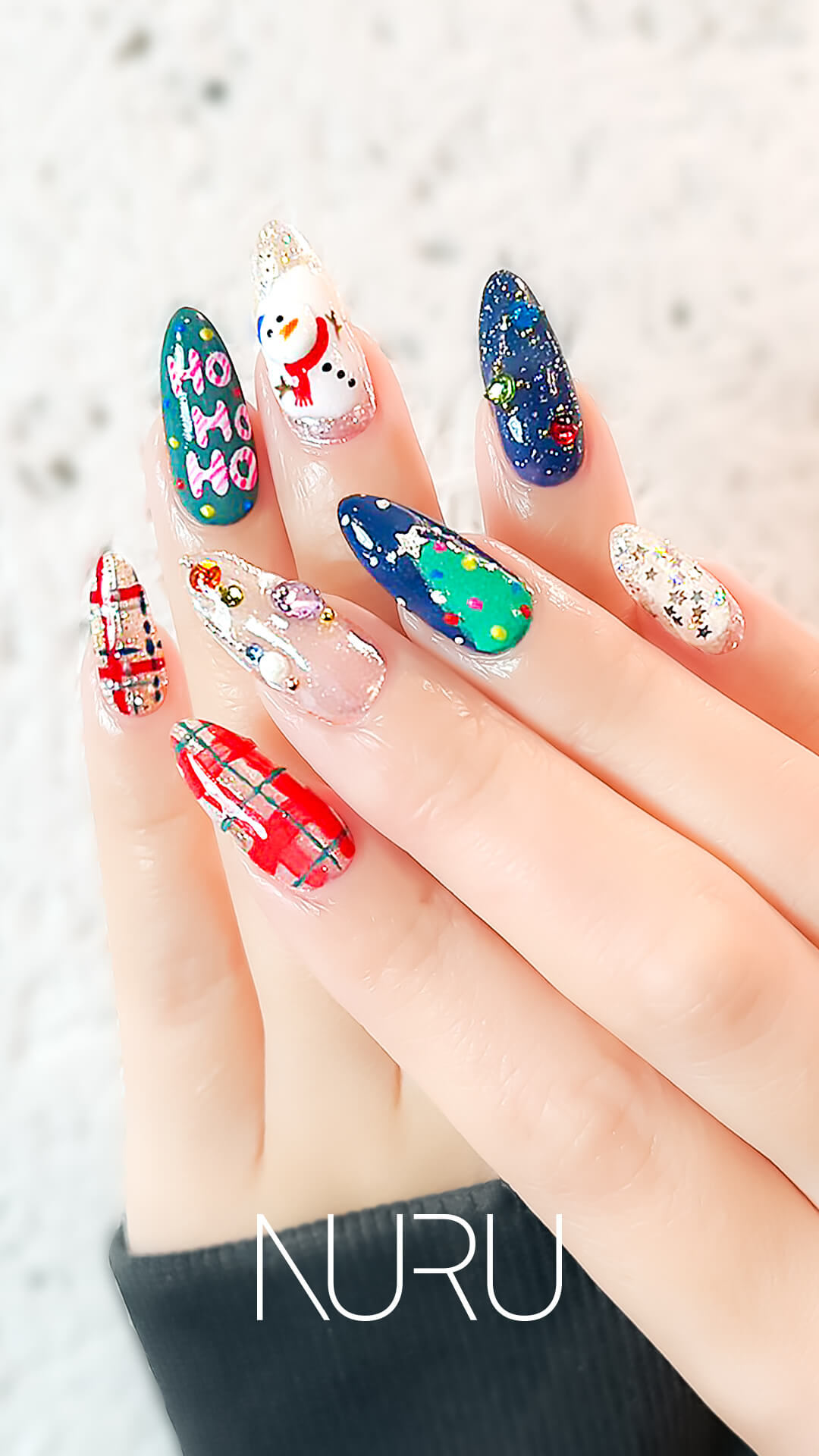 ゴージャス彩りクリスマスネイル