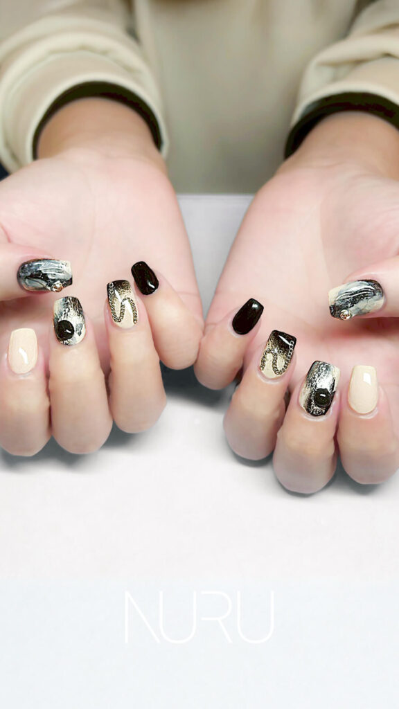 大人のモードネイル