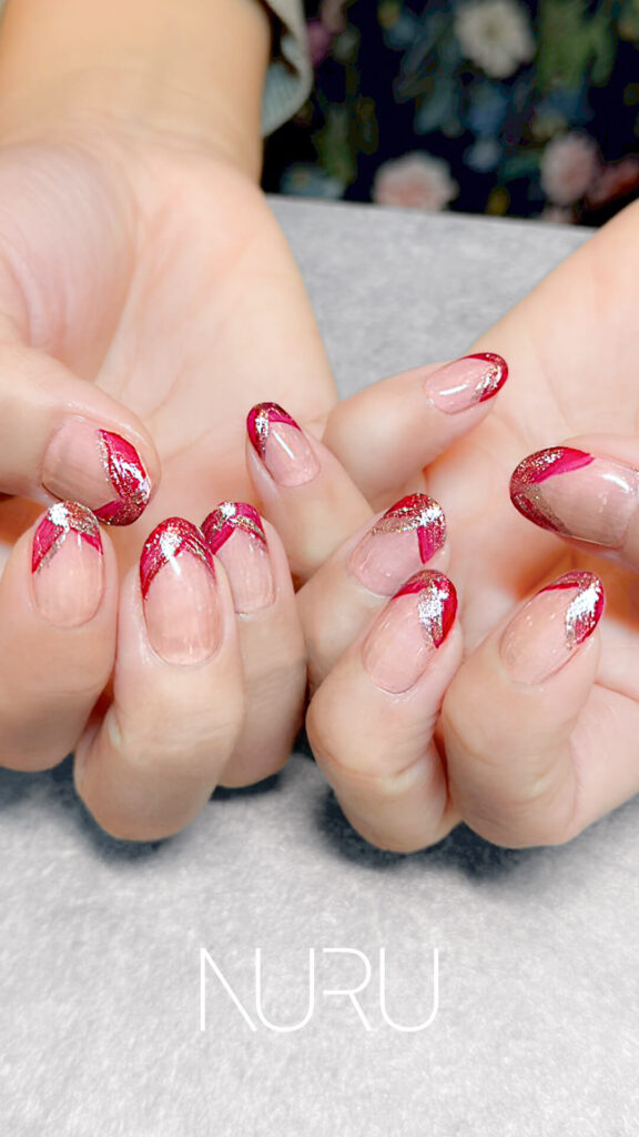 レッド × シルバーの変形フレンチネイル