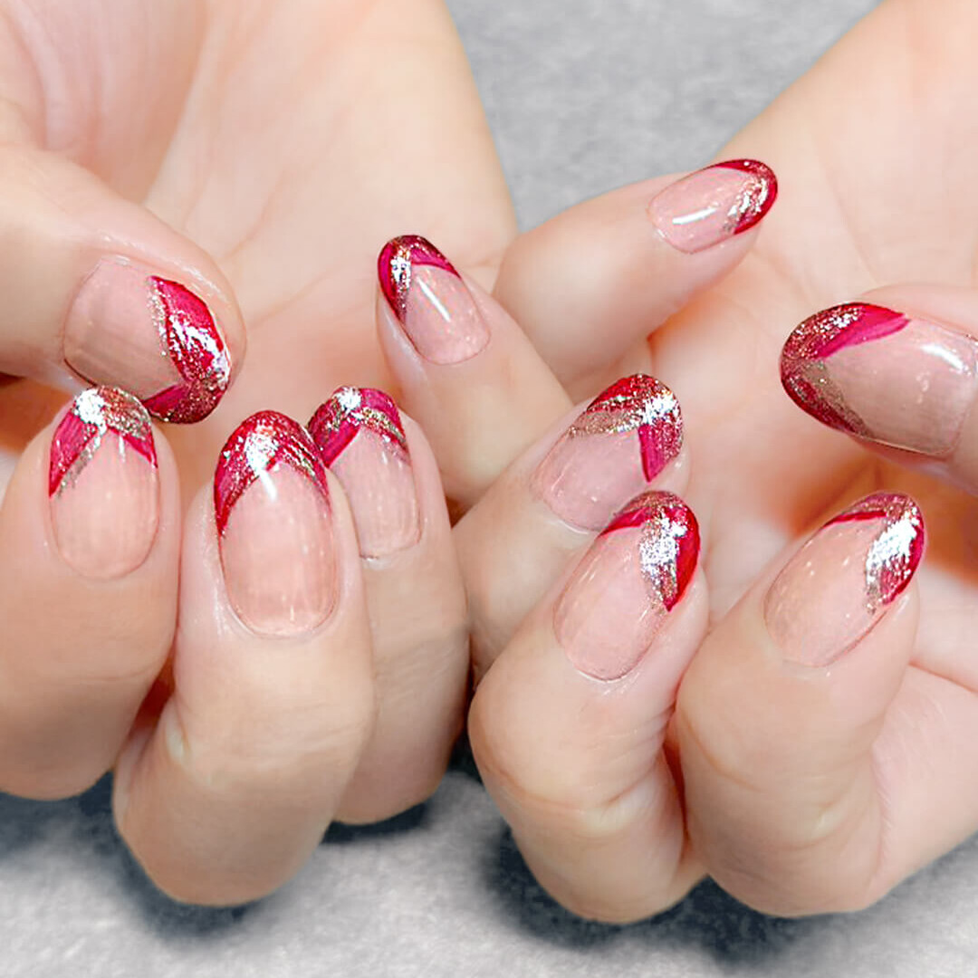 レッド × シルバーの変形フレンチネイル