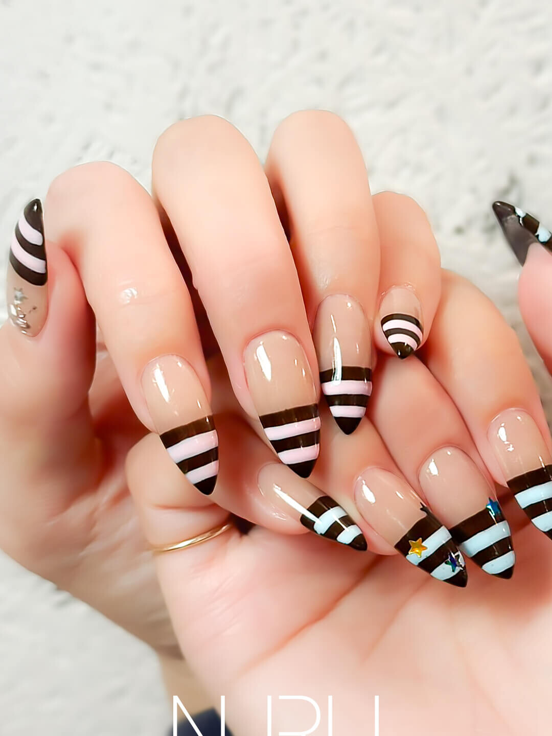 レトロポップネイルデザイン