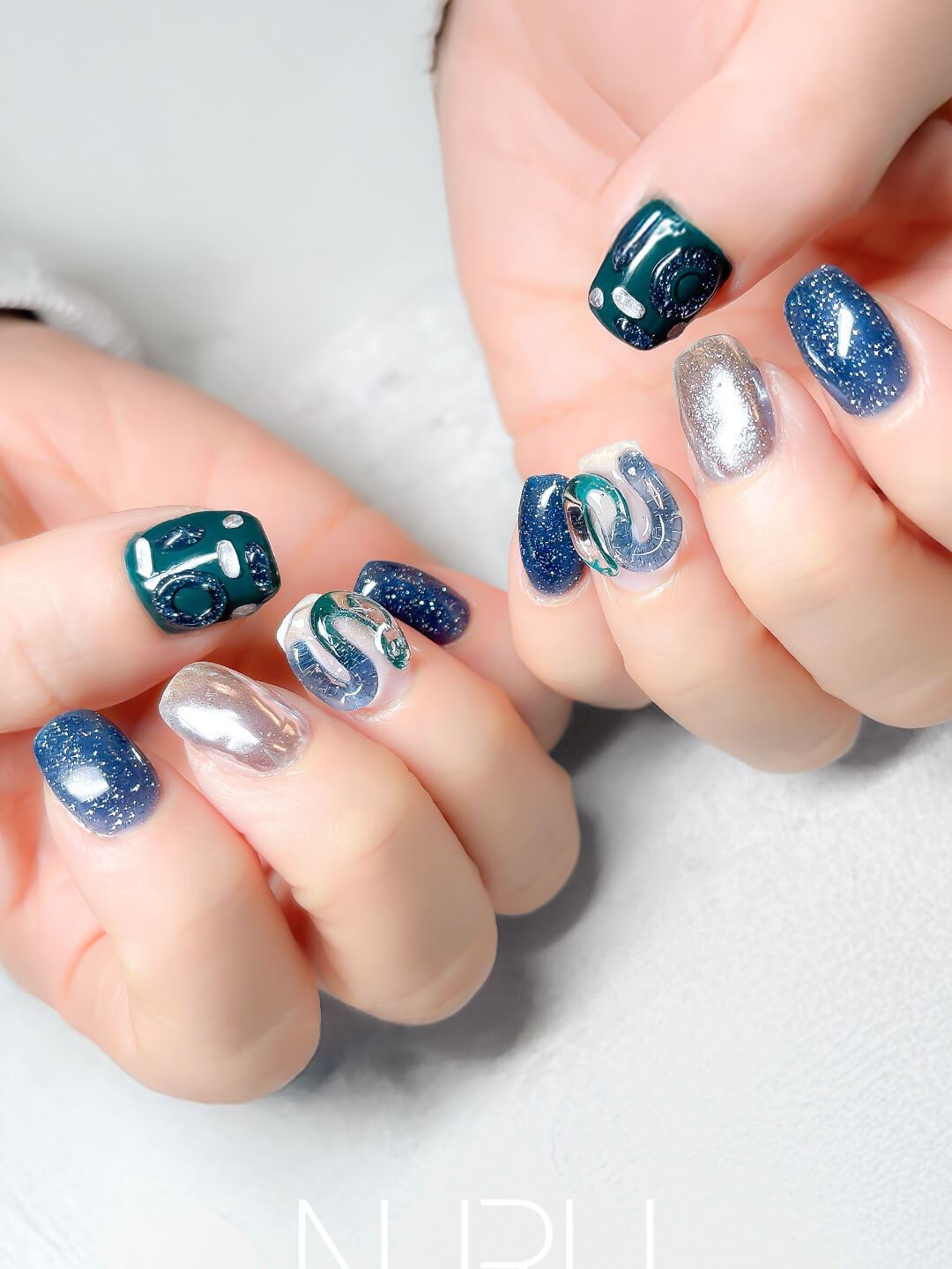 立体感＆透け感のある隣とかぶらないネイルデザイン