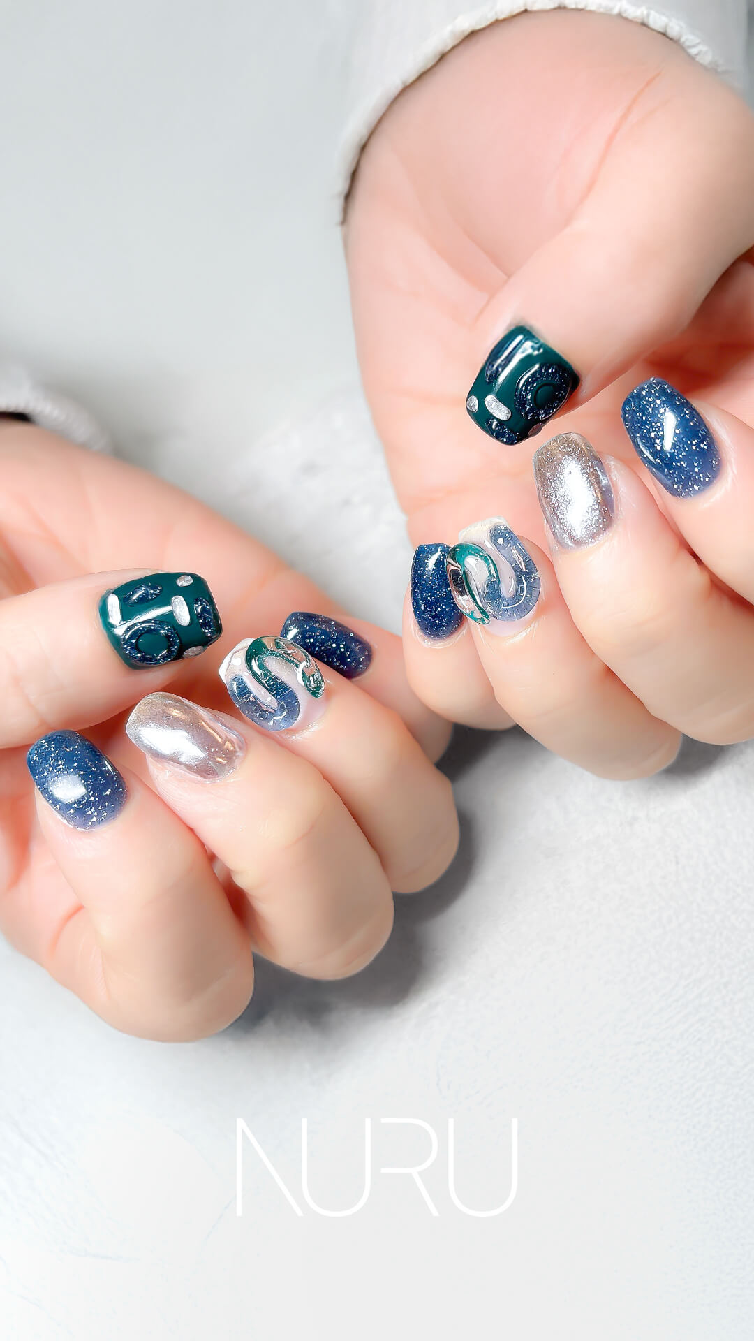 立体感&透け感のある隣とかぶらないネイルデザイン