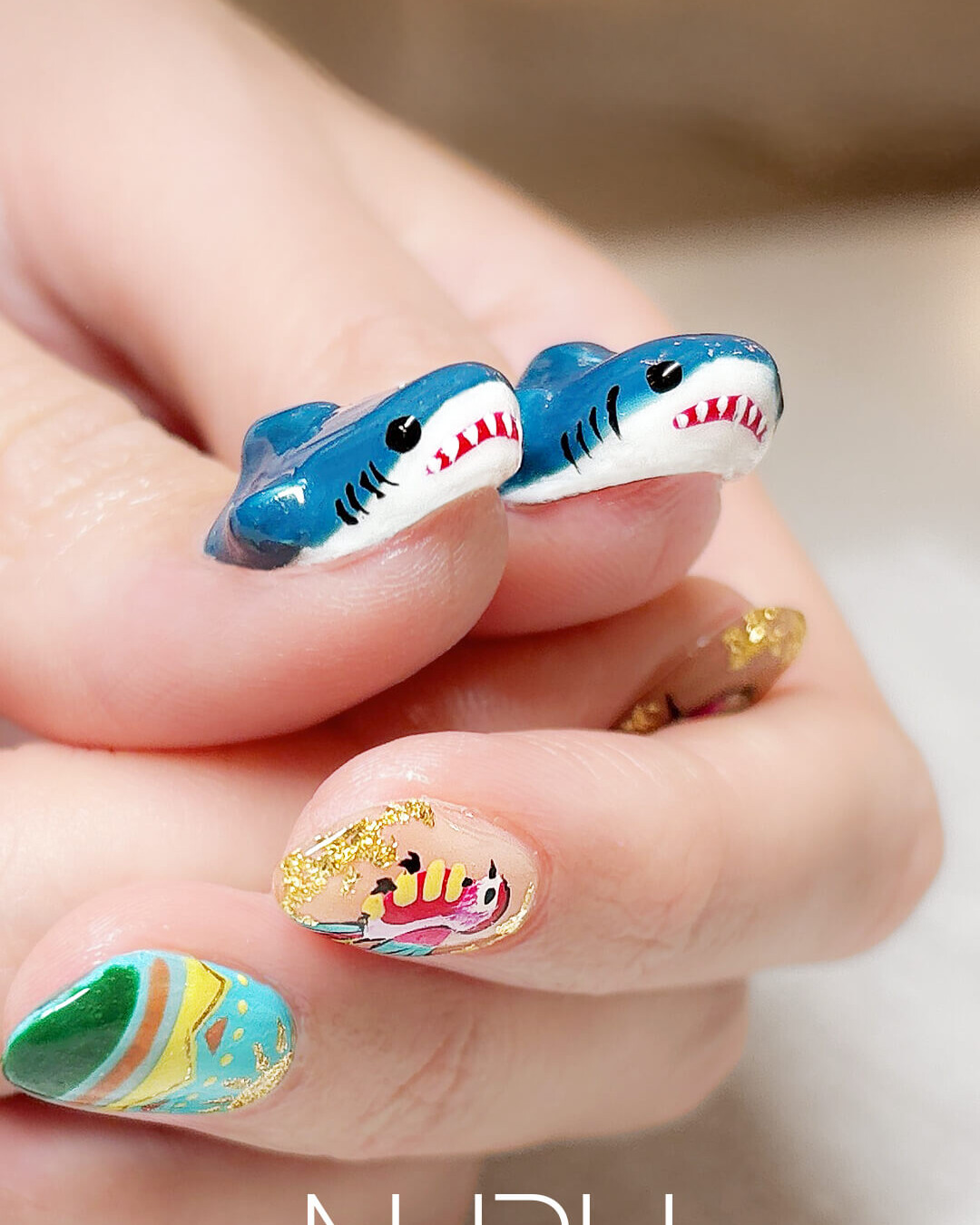 ひょっこり、シャークネイル！