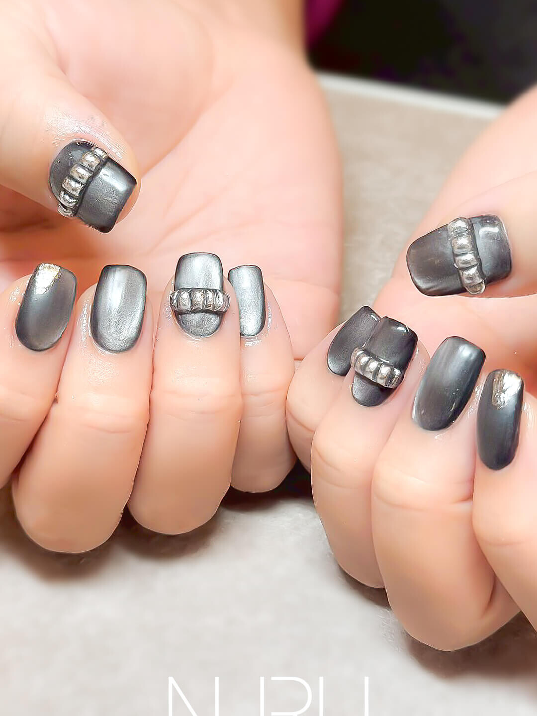 ユニセックスな、カッコイイネイル