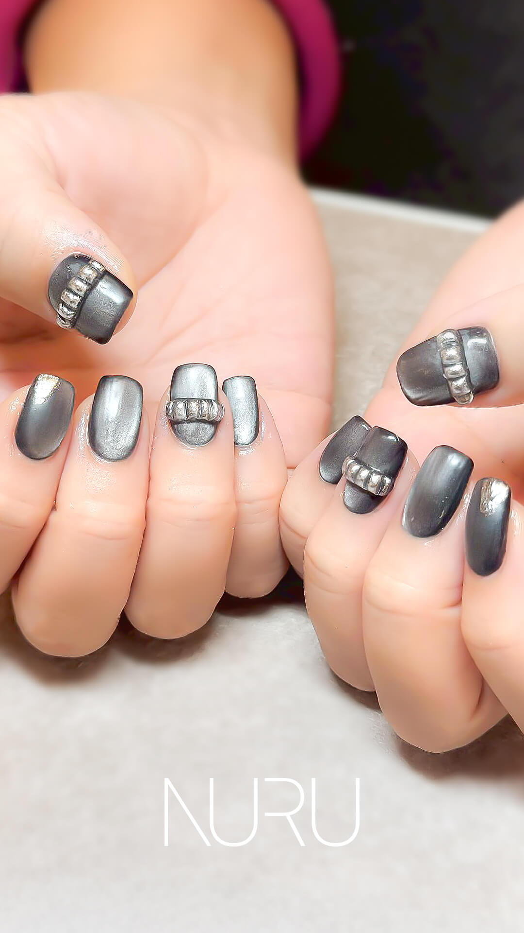 ユニセックスな、カッコイイネイル