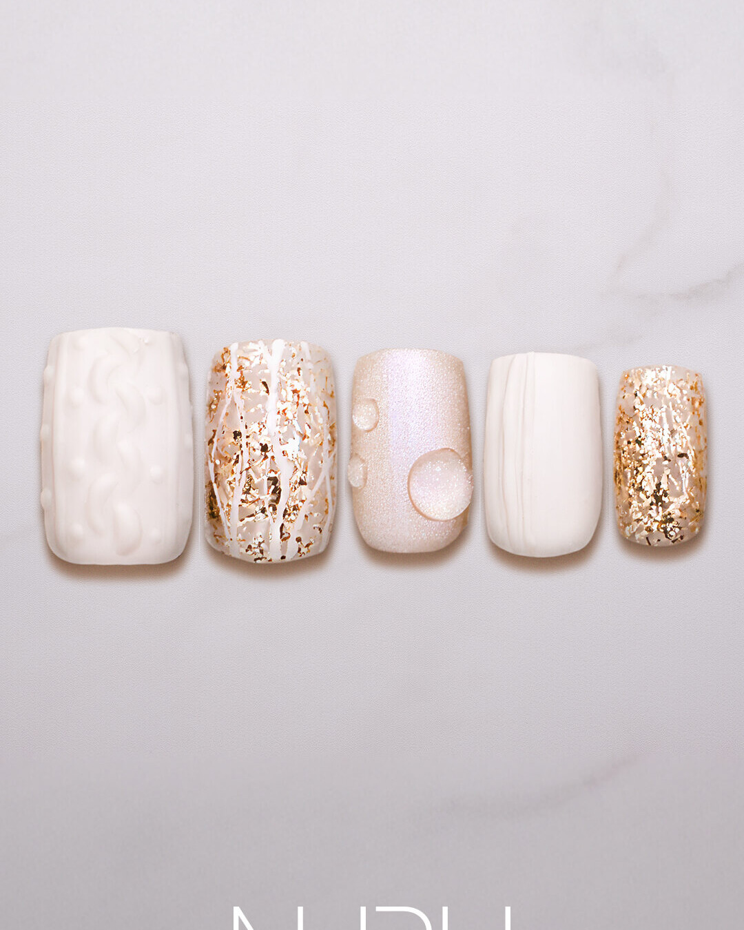 寒い季節の透き通った空気…凛とした自然の美しさをイメージしたホワイトネイル