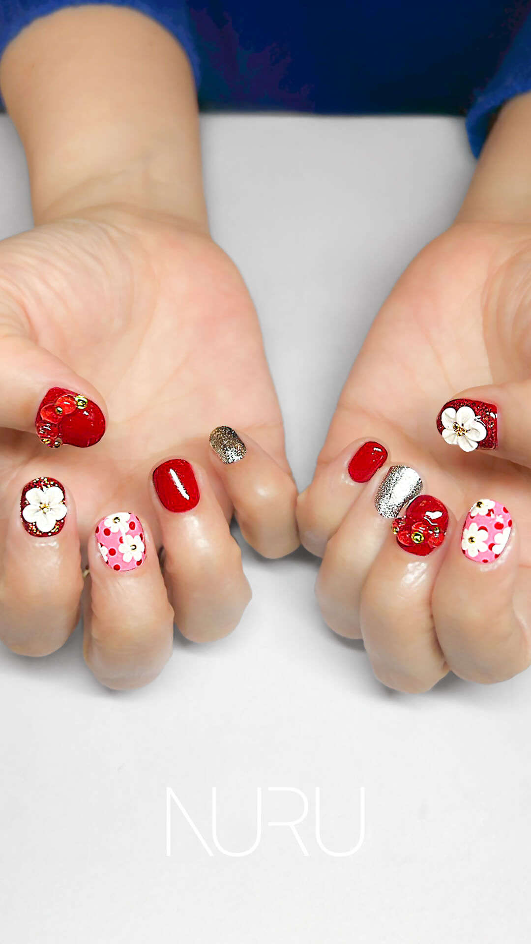 フラワーモチーフの、主役級ネイルデザイン