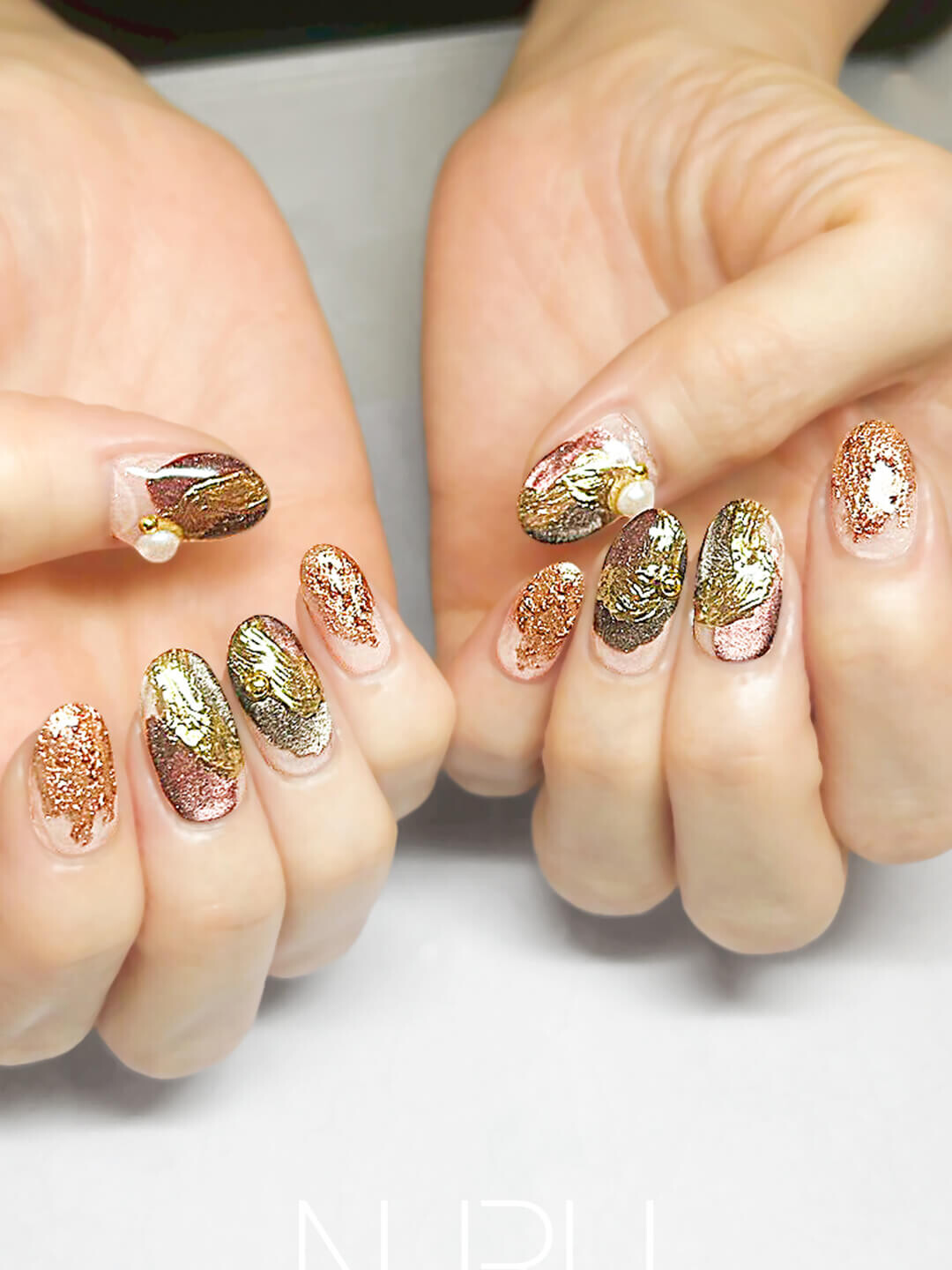 キラキラ…ギラギラ…美しく輝く主役級ネイル