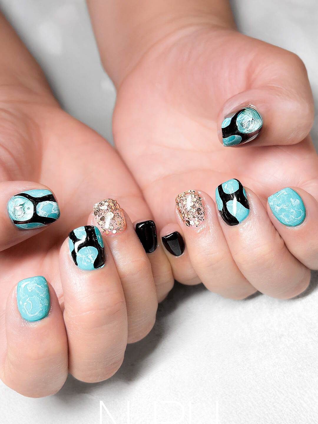 ターコイズブルー×ブラックの上級者デザイン