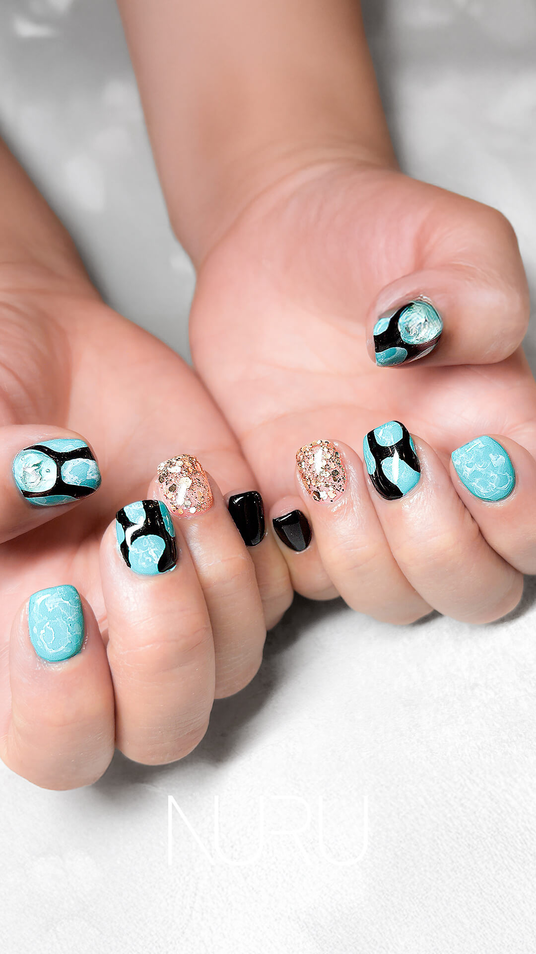 ターコイズブルー×ブラックの上級者デザイン