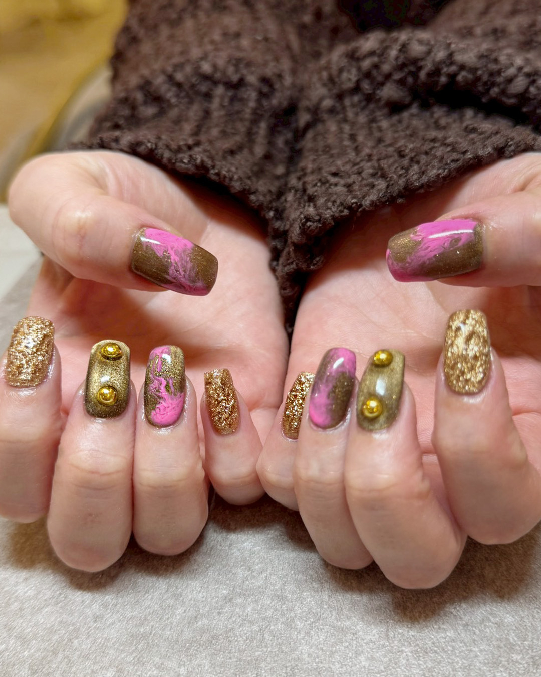 まるでアクセサリーのような存在感の、ネイルデザイン