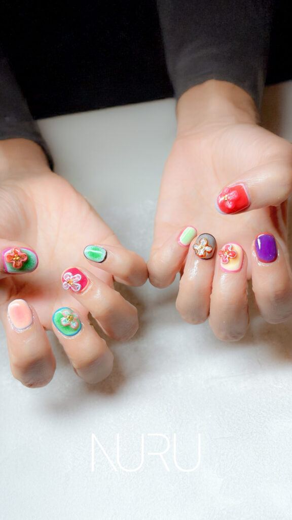 まるで楽園のような、美しいビジュアルが指先に