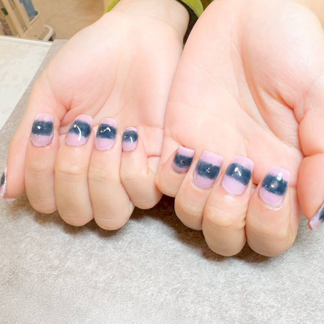 パステルピンクに、ブルーネイビーのモヤモヤインク