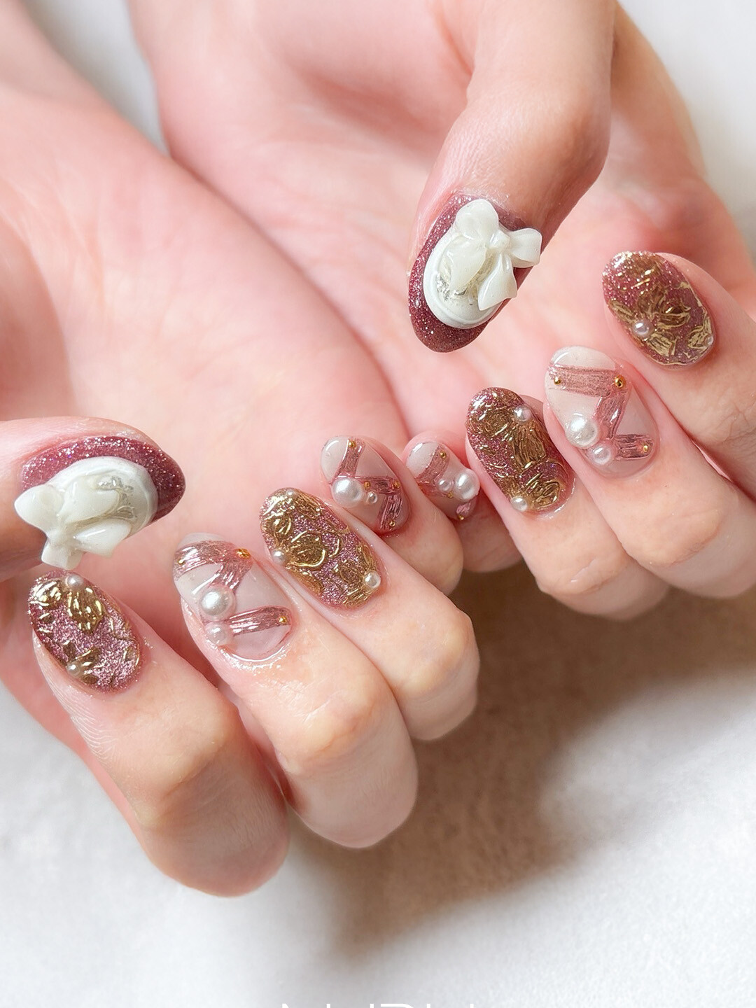 とっても上品で繊細で可愛いよそ行きネイル