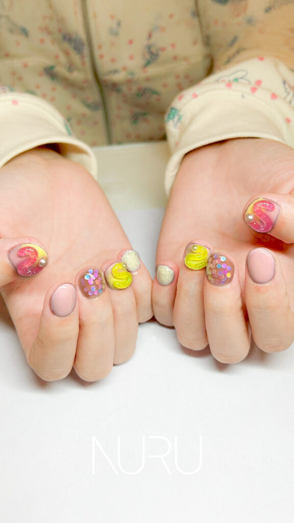 指先はもう春色