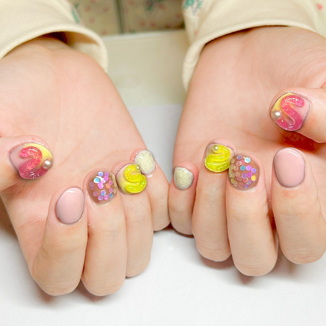 指先はもう春色