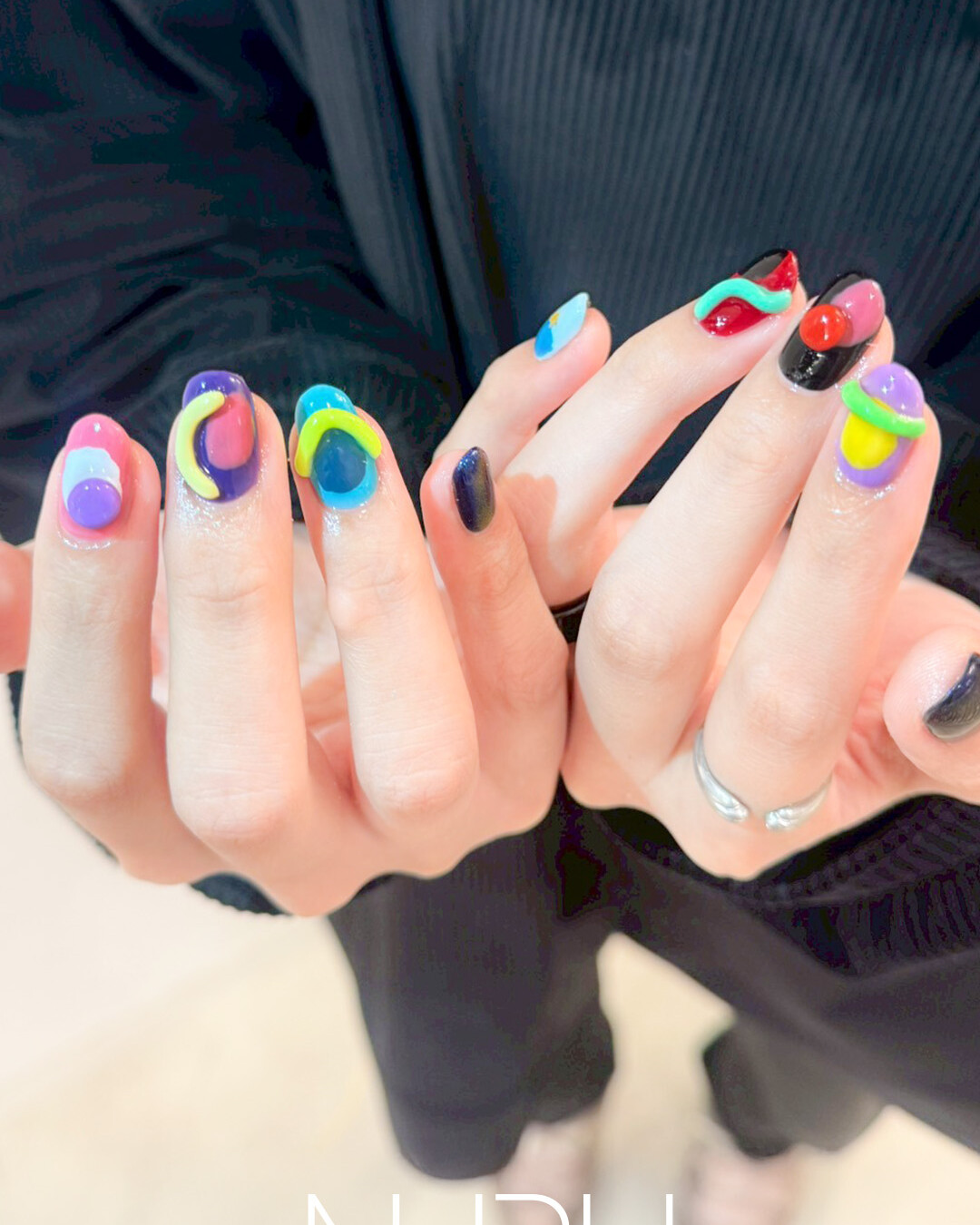 欲張りなほどに、ビビッドなカラーをふんだんに！