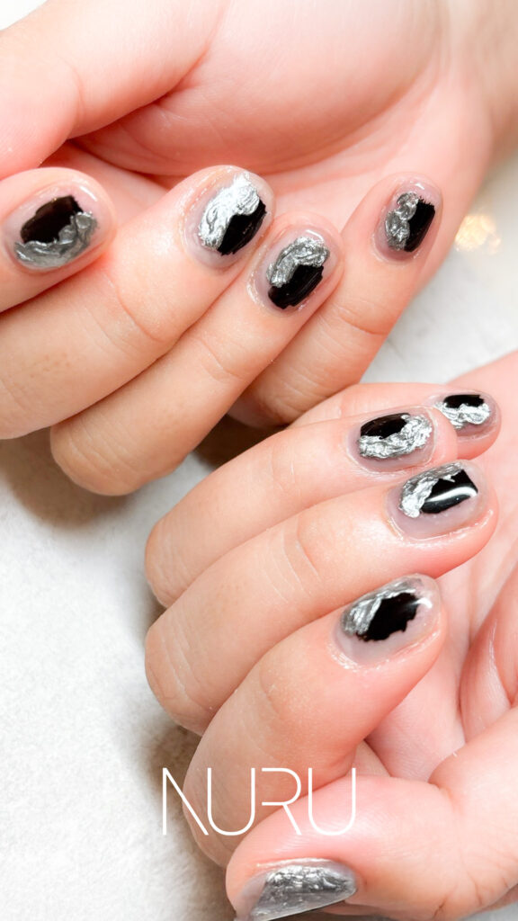 ブラック×シルバーのカッコ良い系デザイン