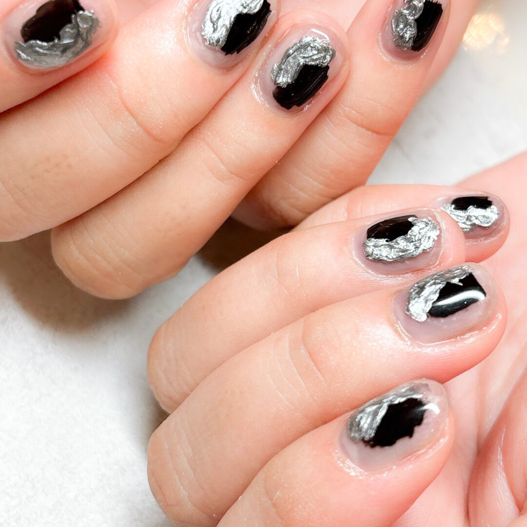 ブラック×シルバーのカッコ良い系デザイン