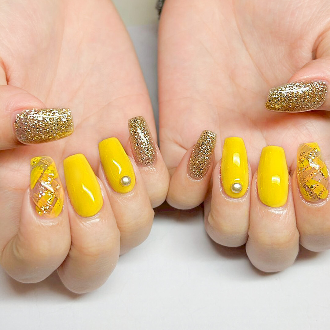 春先取り！イエローネイル