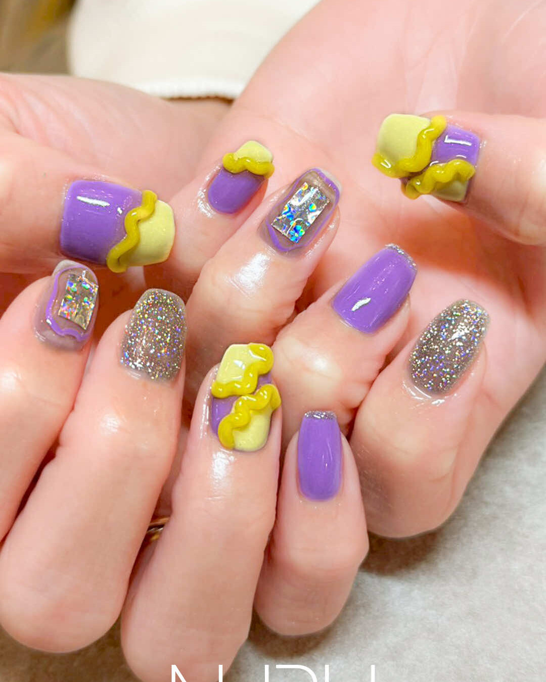 パステルイエロー×パープルをつかった、定額デザイン