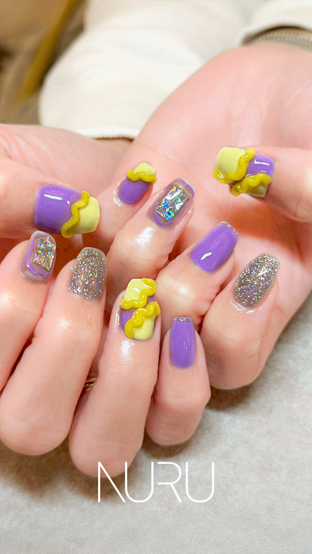 パステルイエロー×パープルをつかった、定額デザイン