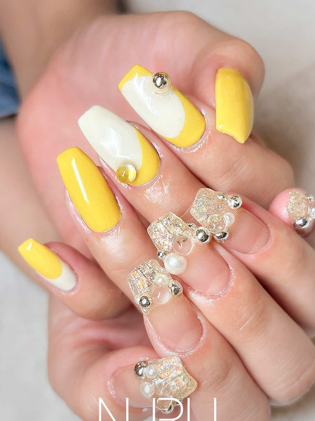 春らしい、軽やかなポップネイルのご紹介