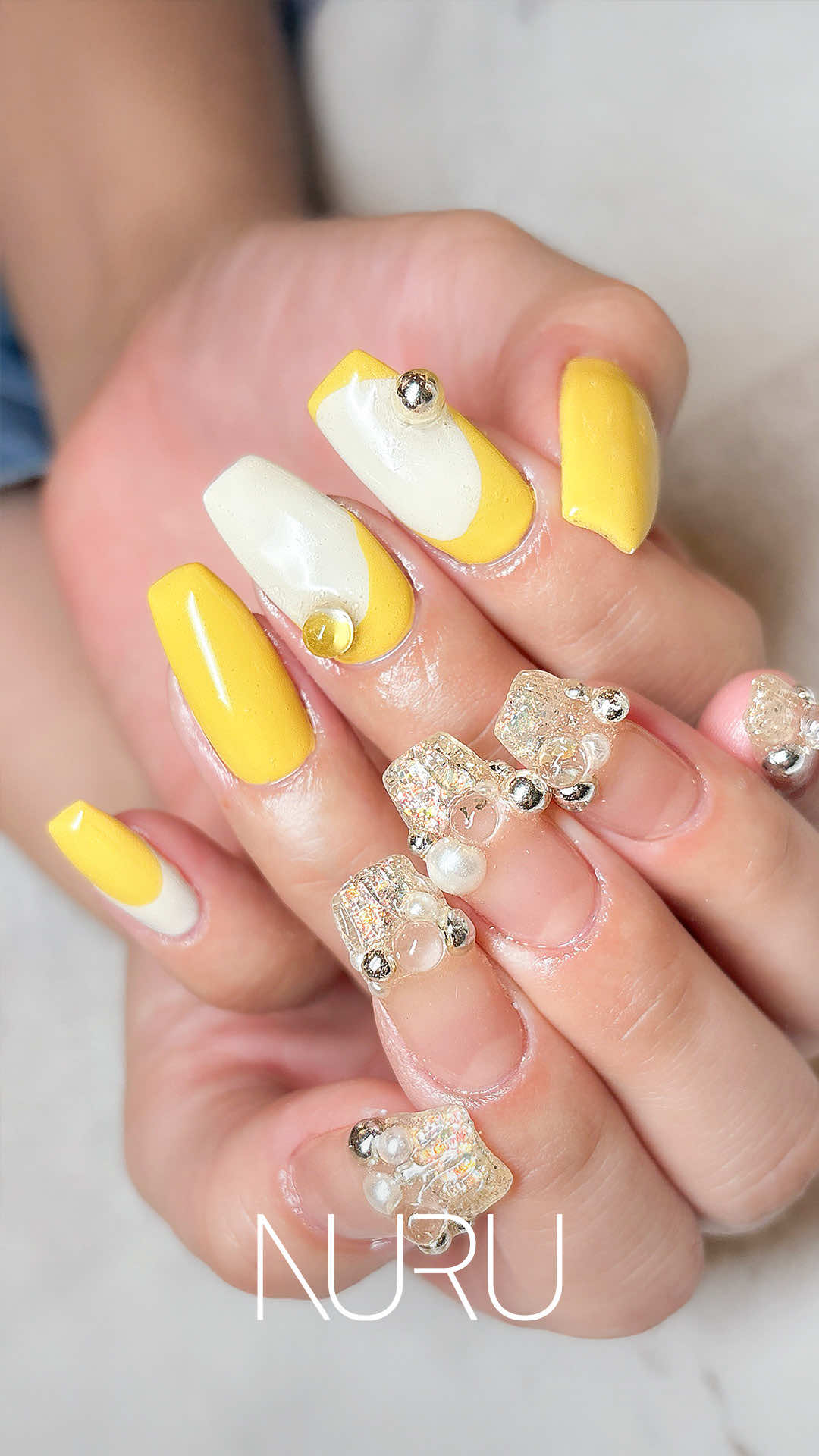 春らしい、軽やかなポップネイルのご紹介