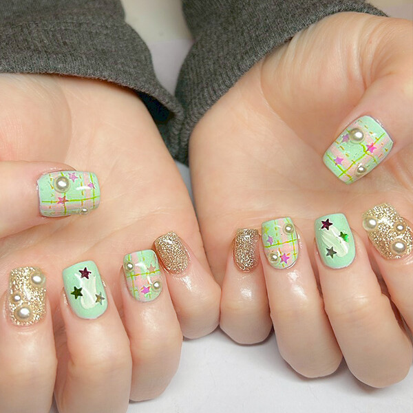 おもちゃ箱みたいな!キュートすぎるネイルデザイン