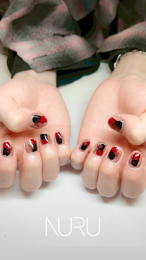 レッド×ブラックの、意思強めカラーネイル♪