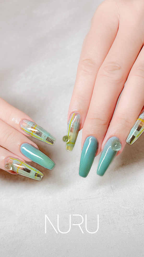 クリア×チェックの、軽快なロングネイル!