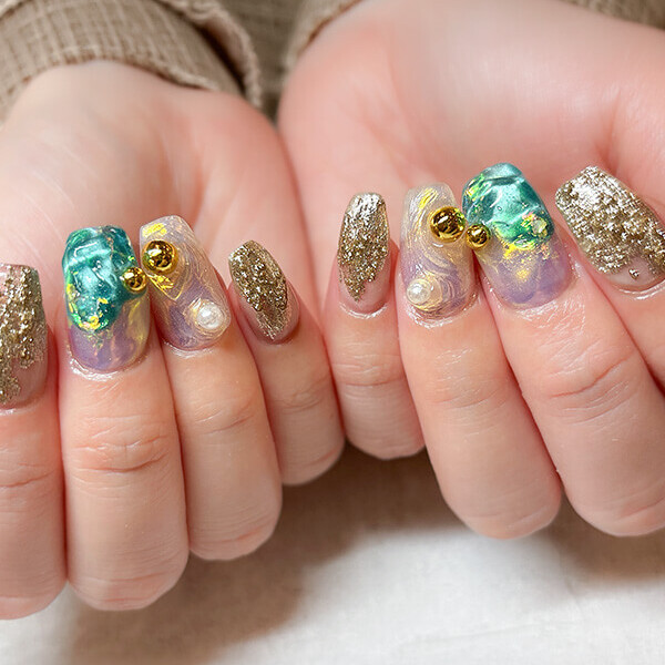 水面のようなキラキラゆらゆらネイルデザイン♪