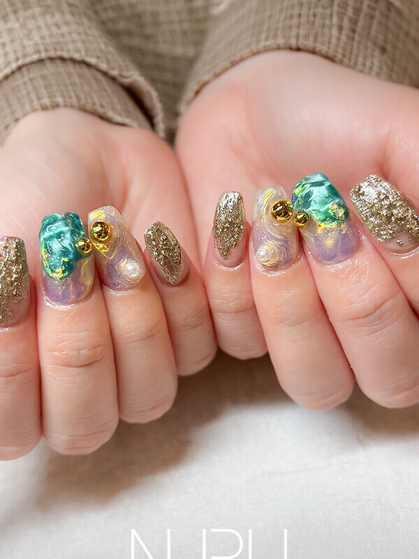 水面のようなキラキラゆらゆらネイルデザイン♪