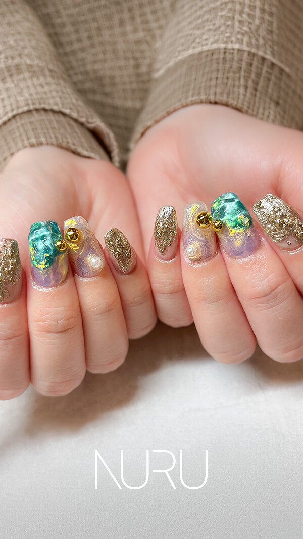 水面のようなキラキラゆらゆらネイルデザイン♪