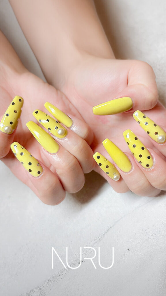 NURU NAIL イエローの最強ガーリーロングネイル