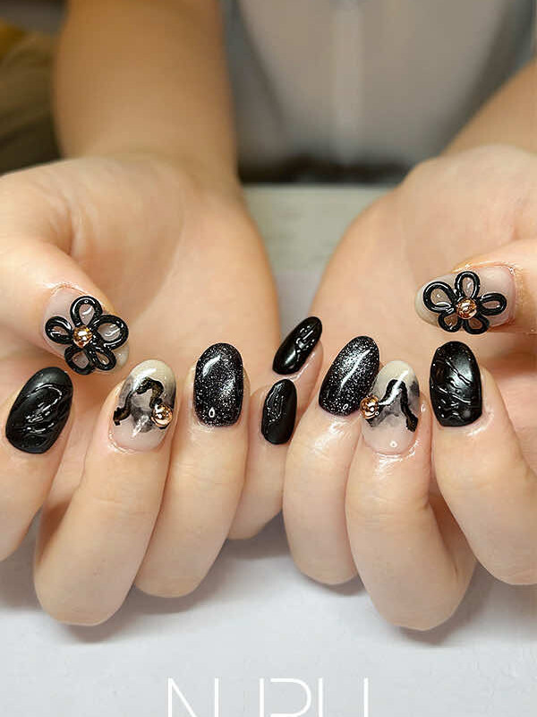 NURU NAIL モード系マグネットネイル