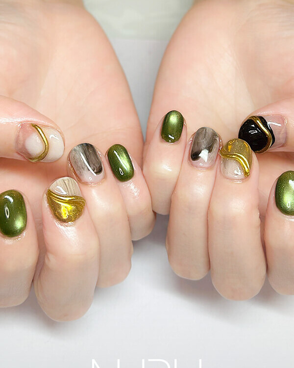 NURU NAIL モード系ネイル ブラック×ゴールド×グリーン ミラー×マグネット