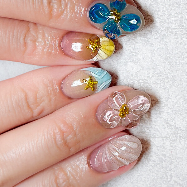 NURU NAIL カラフルネイル ピンク&times;ベージュ&times;ブルー フレンチ&times;3D&times;手描きアート