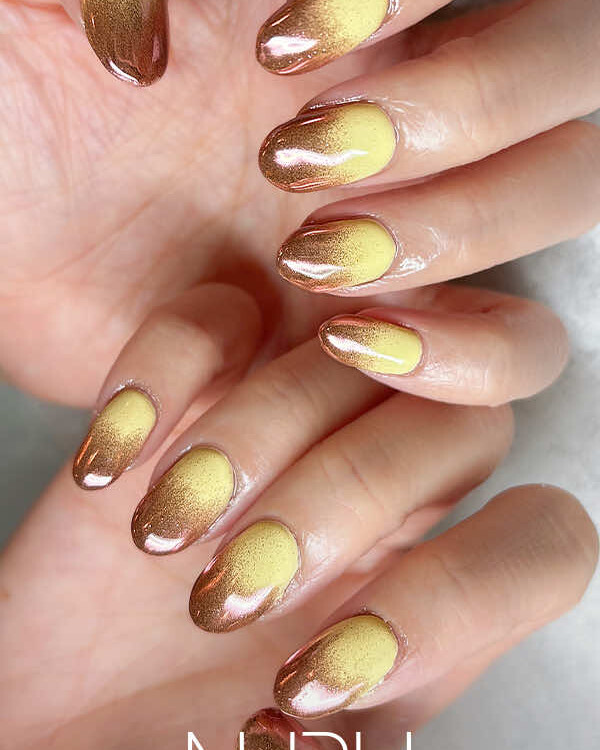 NURU NAIL ピンク×イエロー ミラーグラデーション カジュアルネイル