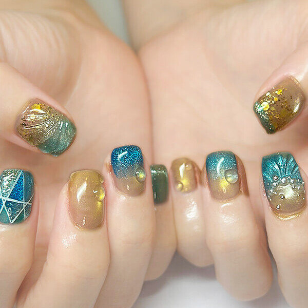 NURU NAIL 個性派マグネットネイル シルバー&times;ゴールド&times;ブルー 手描きアート&times;グラデーション
