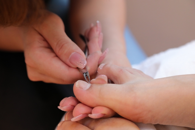 おしゃれなフットネイル完成例