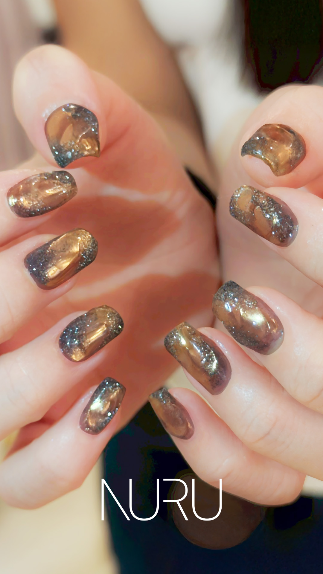 夏ネイル デザイン トレンド クリア ネオン フットネイル