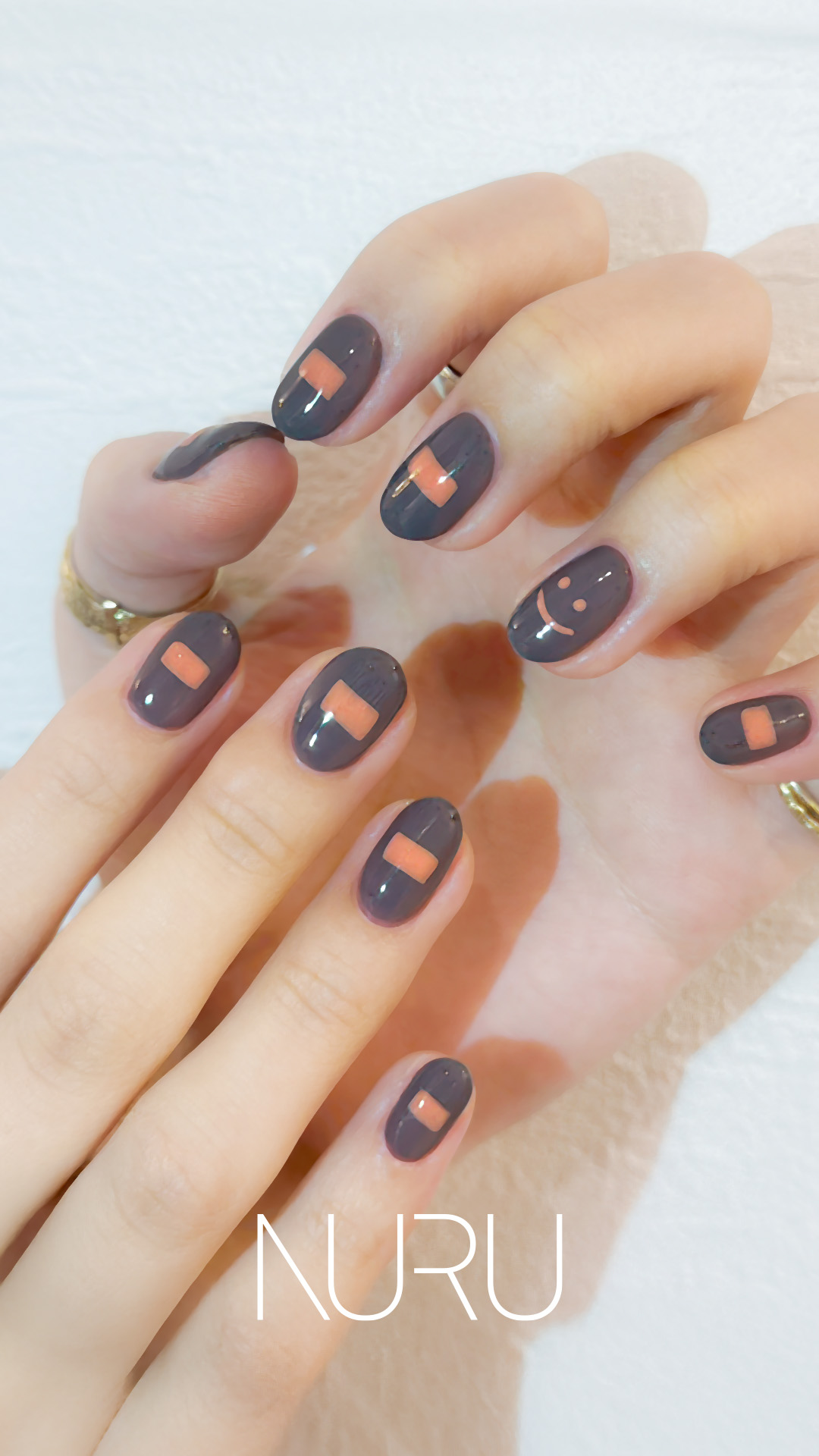 NURU ネイリスト SAKI 新宿 シンプル 上品